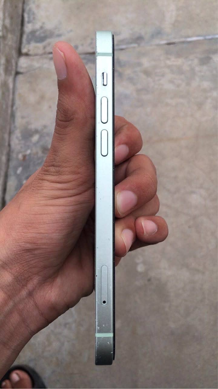 Apple iPhone 12 0