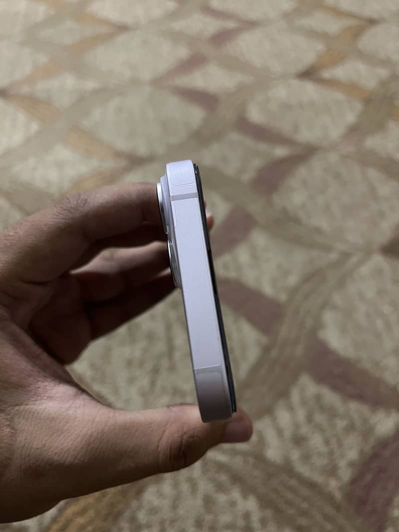 iPhone 14 1