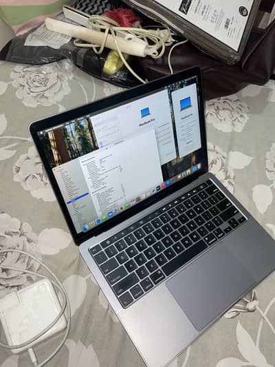 Apple macbook pro 2020 model