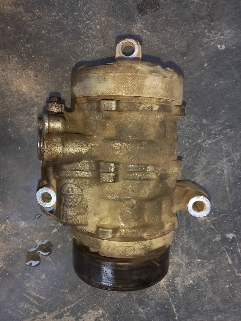 AC Compressor sazuki Wegnor 1