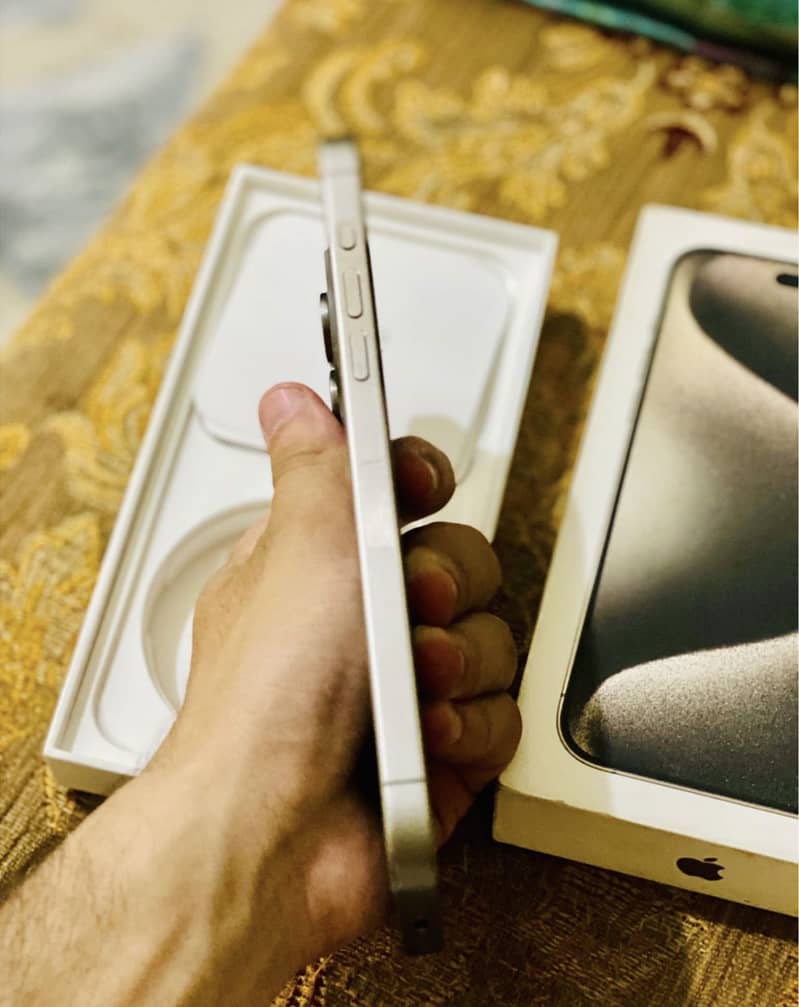 Apple iPhone 15 Pro Max 1