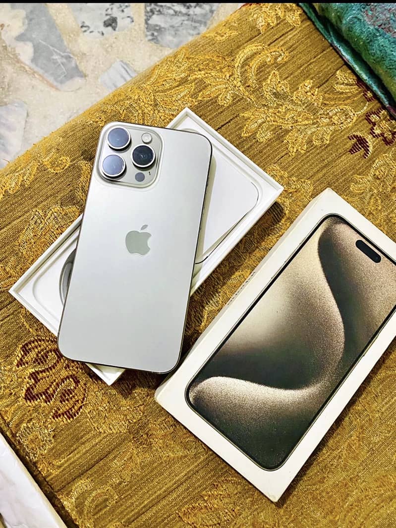 Apple iPhone 15 Pro Max 3