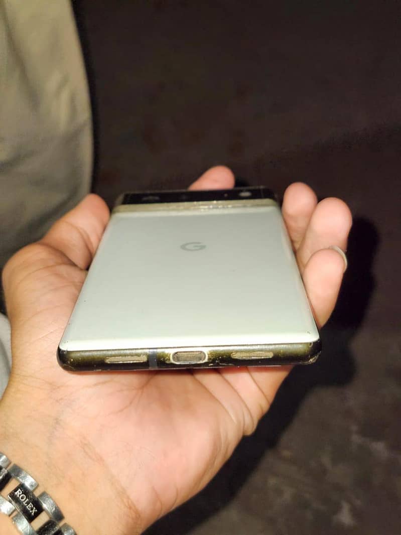 Google Pixel 6 4
