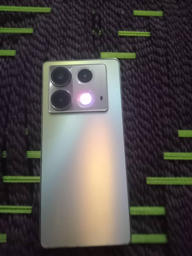 Infinix Note 40 0
