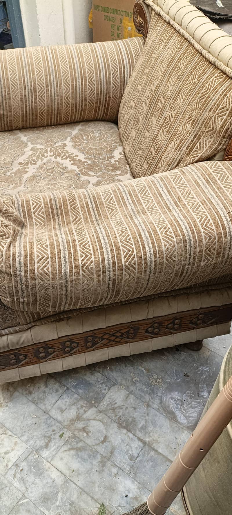 sofa for sell 2