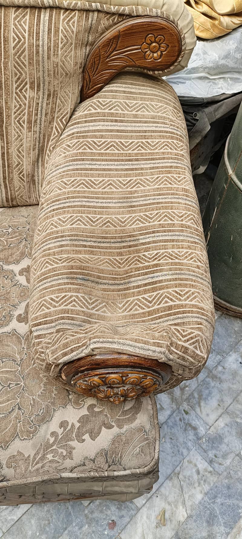 sofa for sell 3