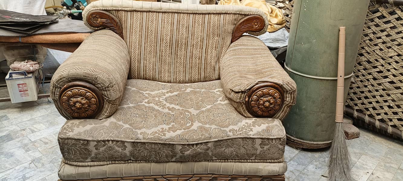 sofa for sell 7