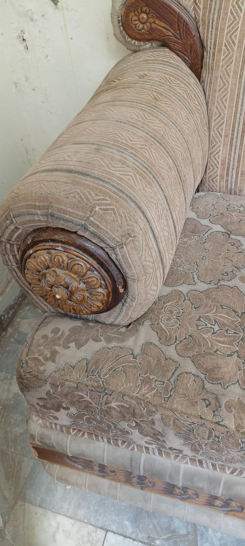 sofa for sell 9