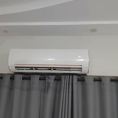 Gree 1.5ton Dc inverter available for sale