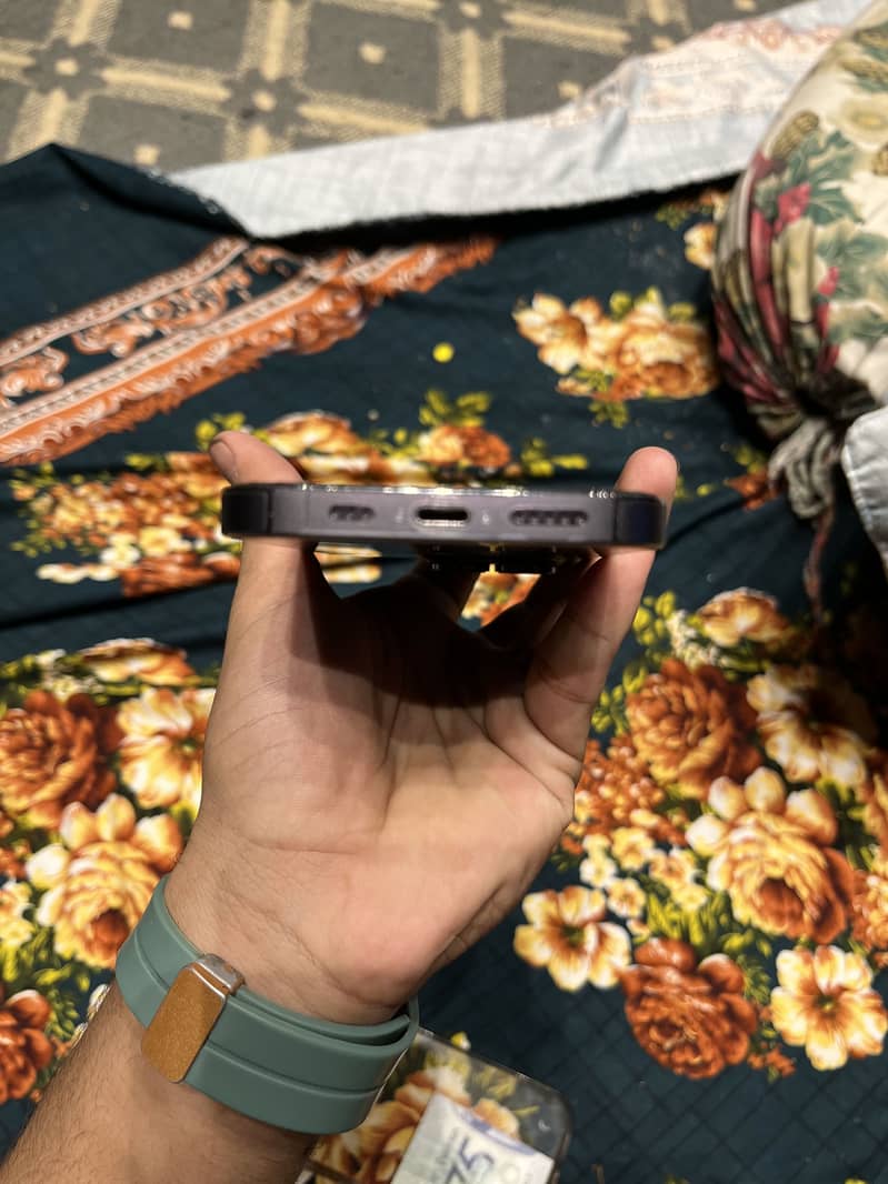 Apple iPhone 14 Pro 1