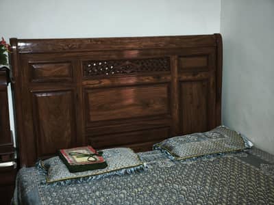 King Size Wooden Bed Set, Like New