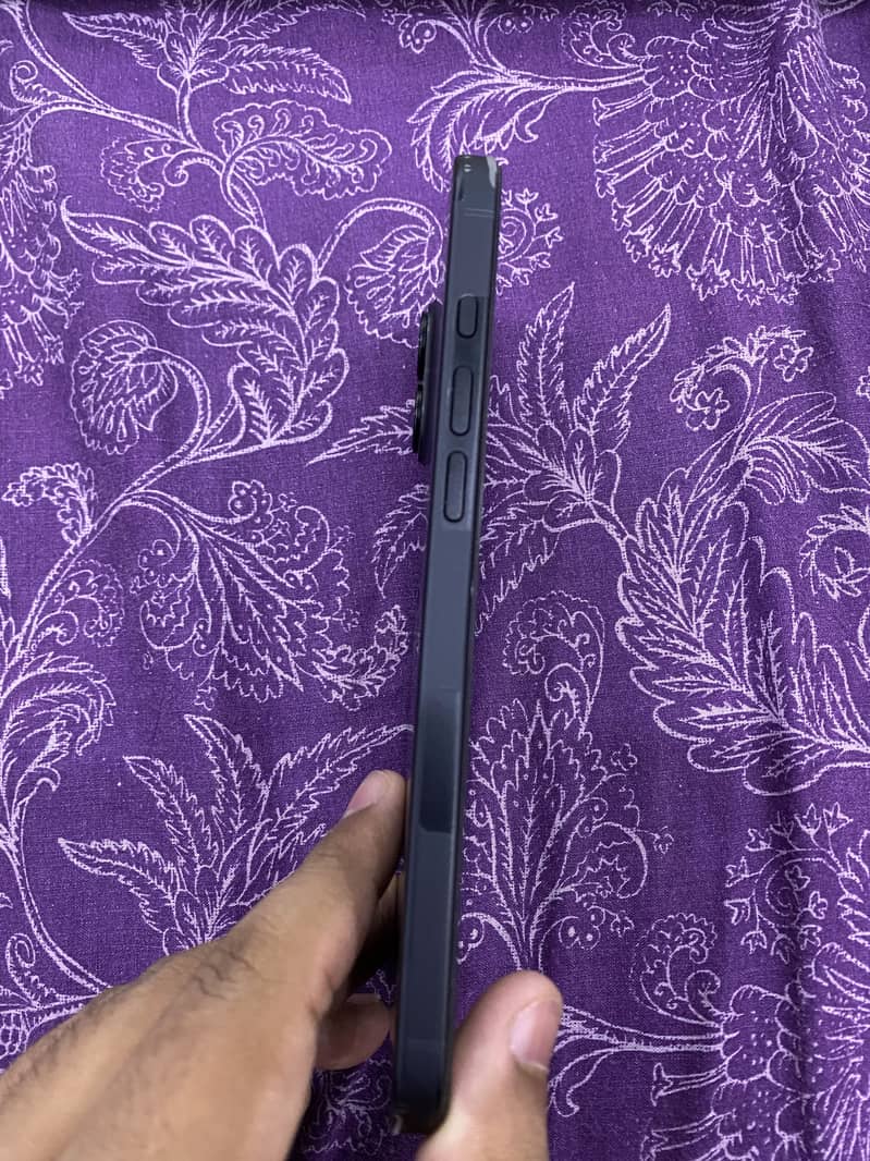 Apple iPhone 16 Plus 1