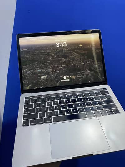 MacBook Pro 2019 13 inches 16/256