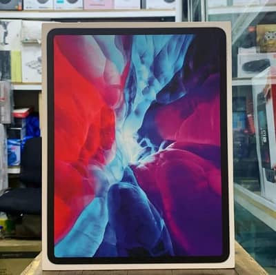 iPad pro 2020 4th Gen with full box of sale me