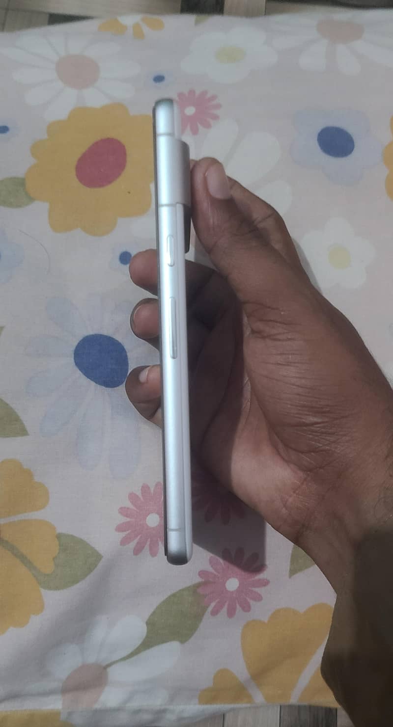 Google Pixel 7 3