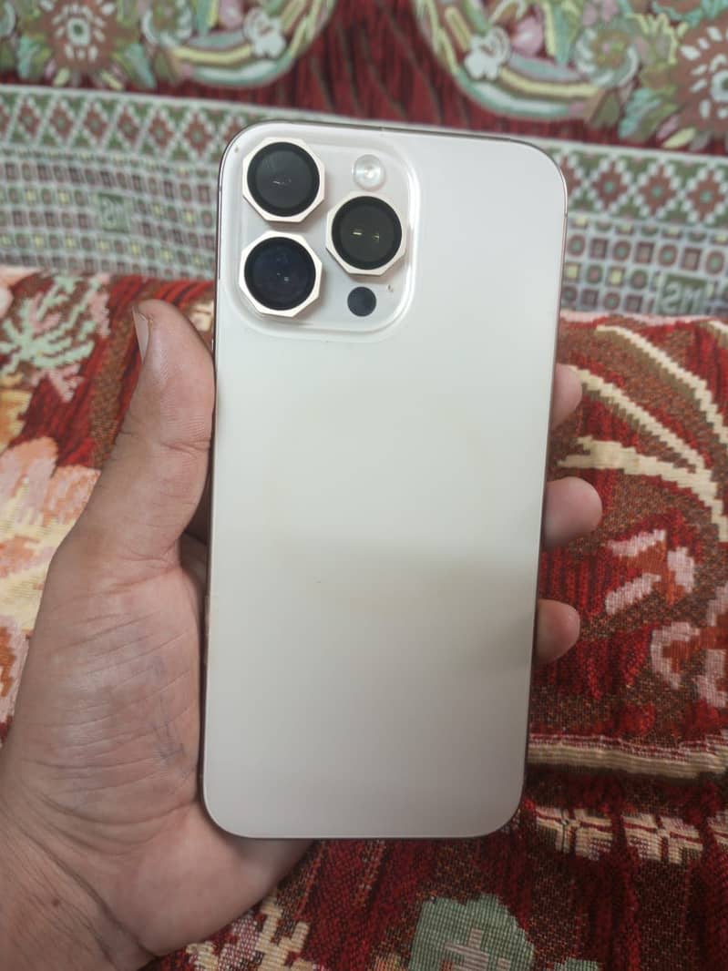 Apple iPhone 16 Pro Max 0