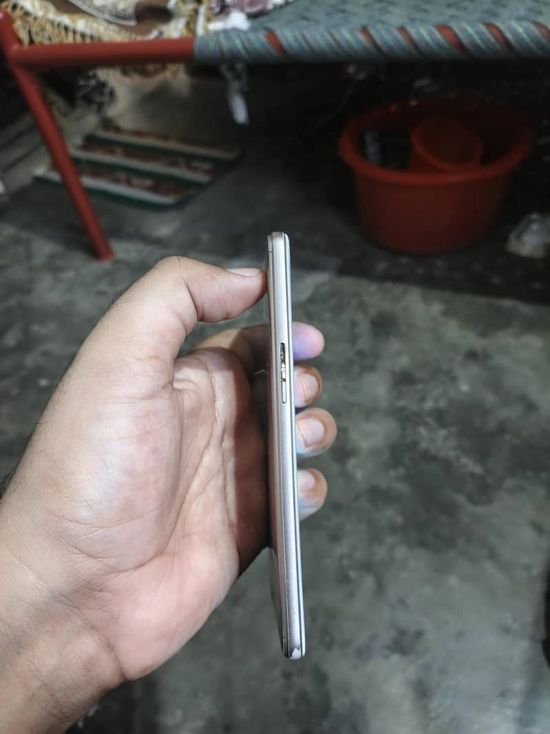OPPO A37 3