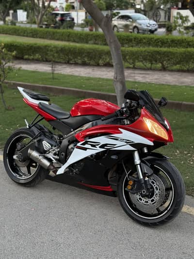 YAMAHA R6