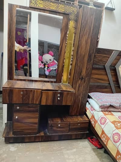 dressing table