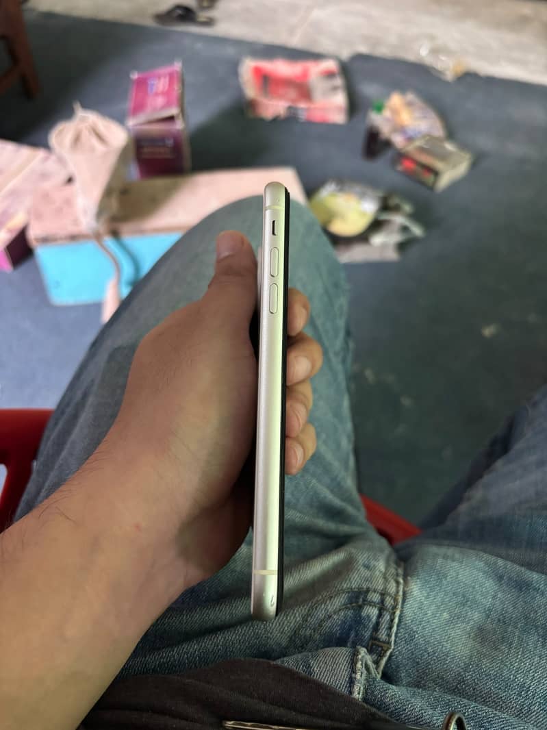 iPhone 11 2
