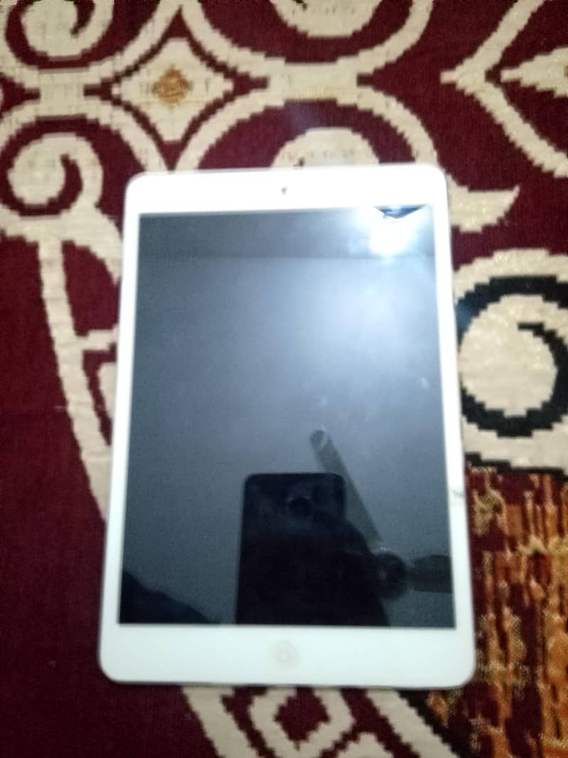 apple ipad mini 2 mint condition 0