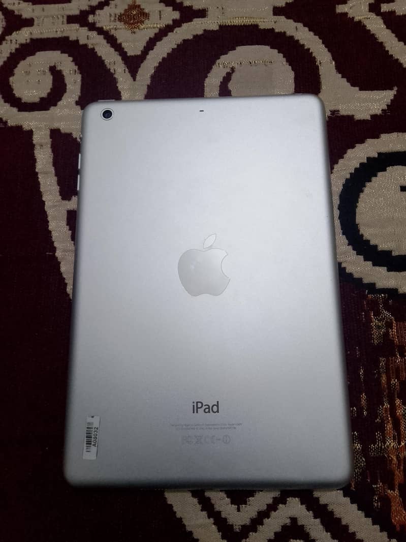 apple ipad mini 2 mint condition 1