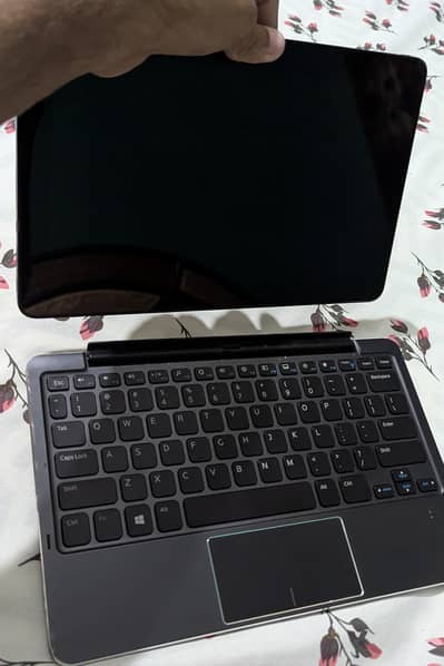 Detachable 2 in 1, laptop+tablet, core m5 vpro