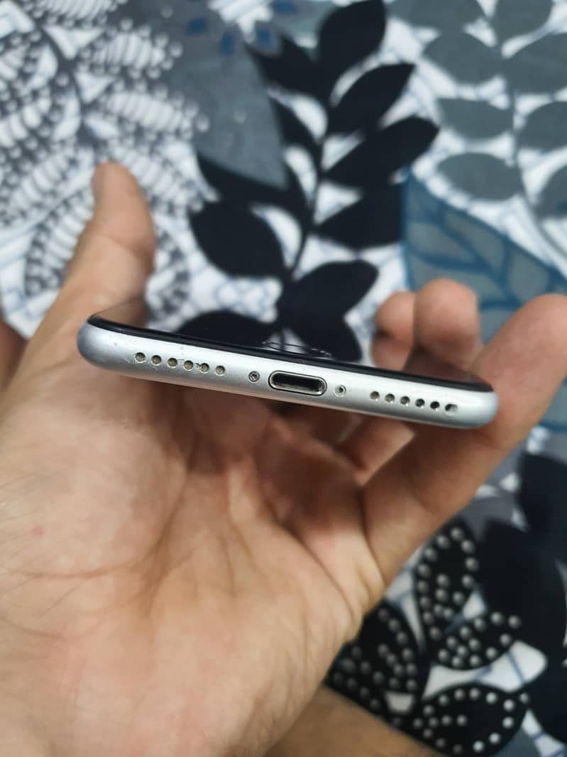 Apple iPhone SE 7