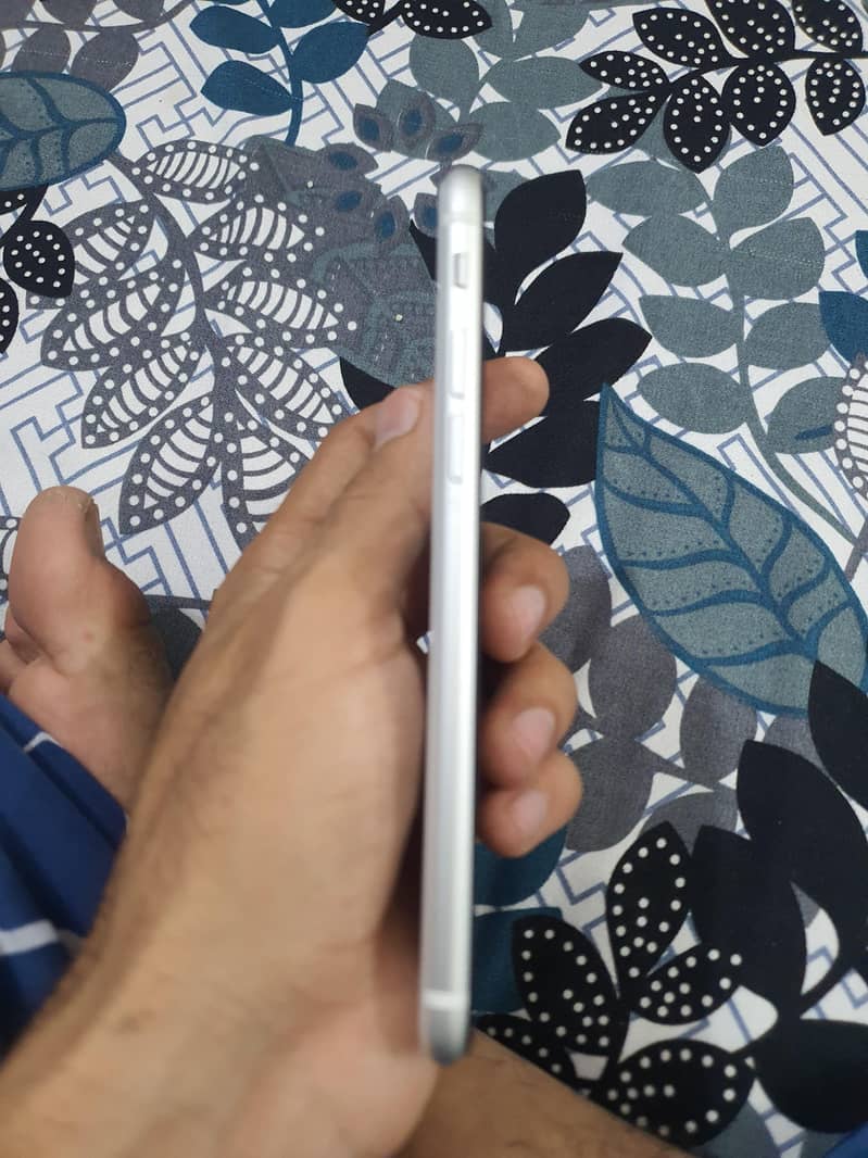 Apple iPhone SE 8