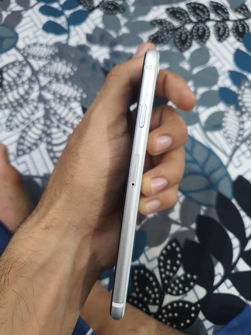 Apple iPhone SE 11