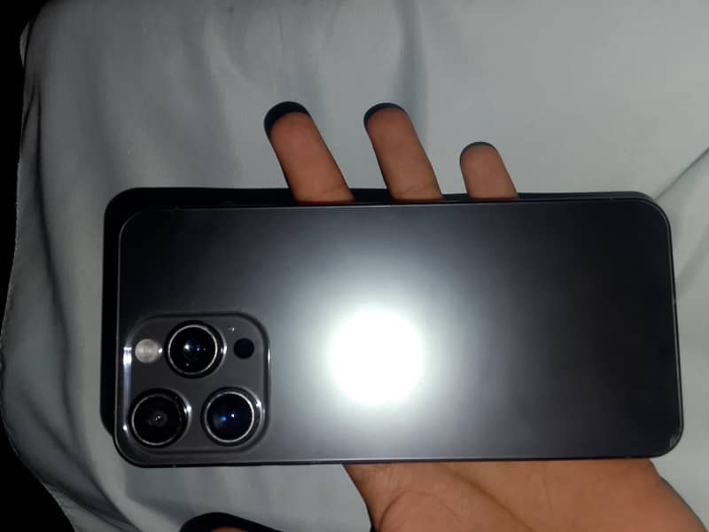 Apple iPhone 16 Pro Max 0