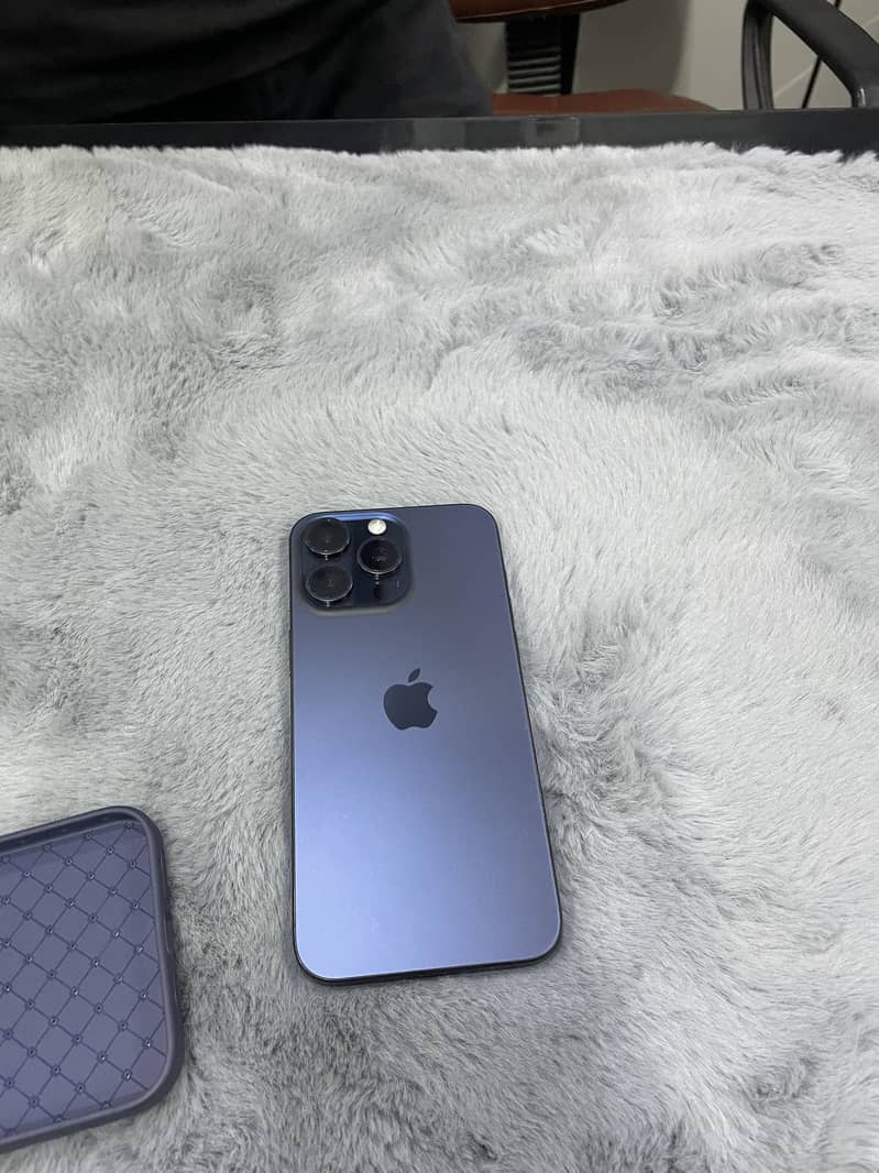 iPhone 15 Pro Max 0