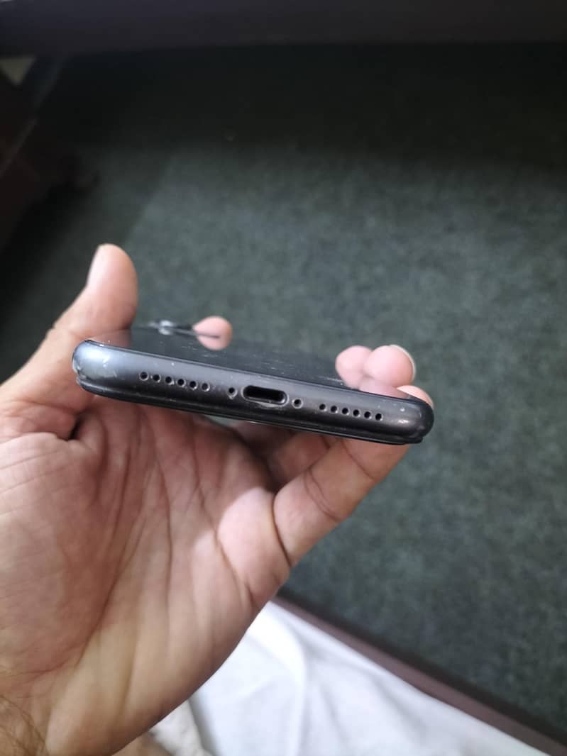 Apple iPhone 11 0
