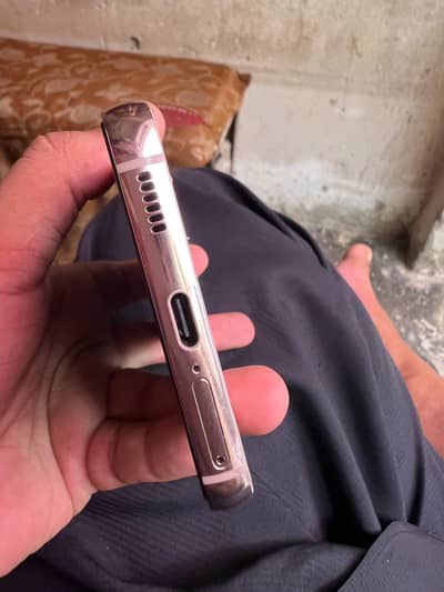 Samsung Mobile S22 03000042433