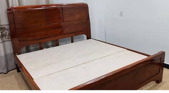 Solid Sheesham wood bed Set king size new condition