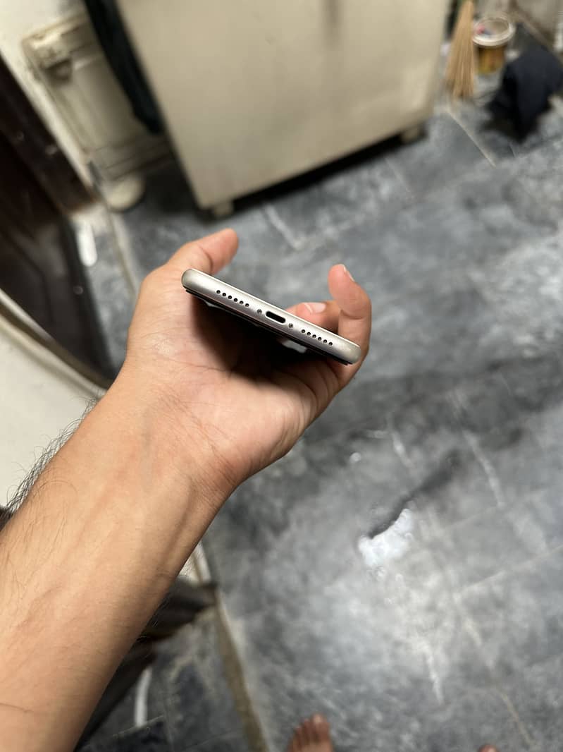 Apple iPhone 11 2