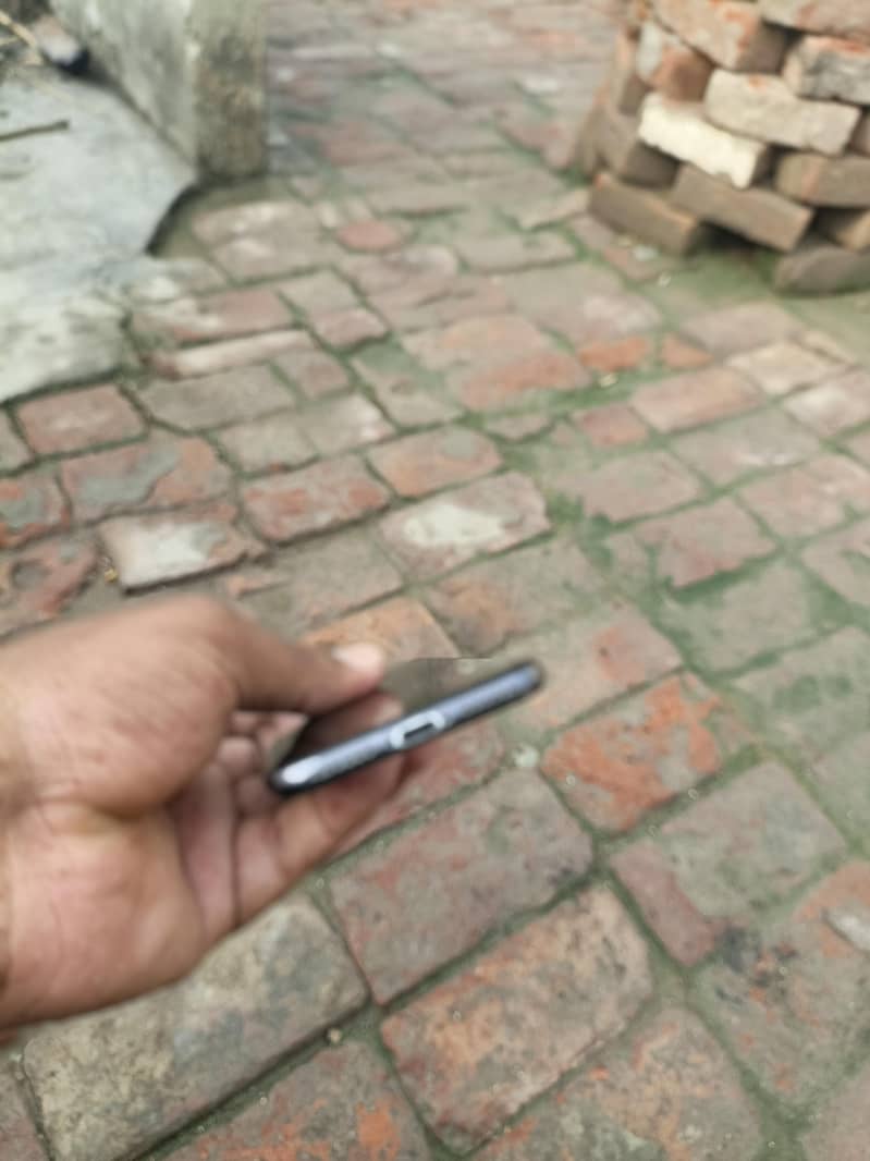 Apple iPhone 8 3