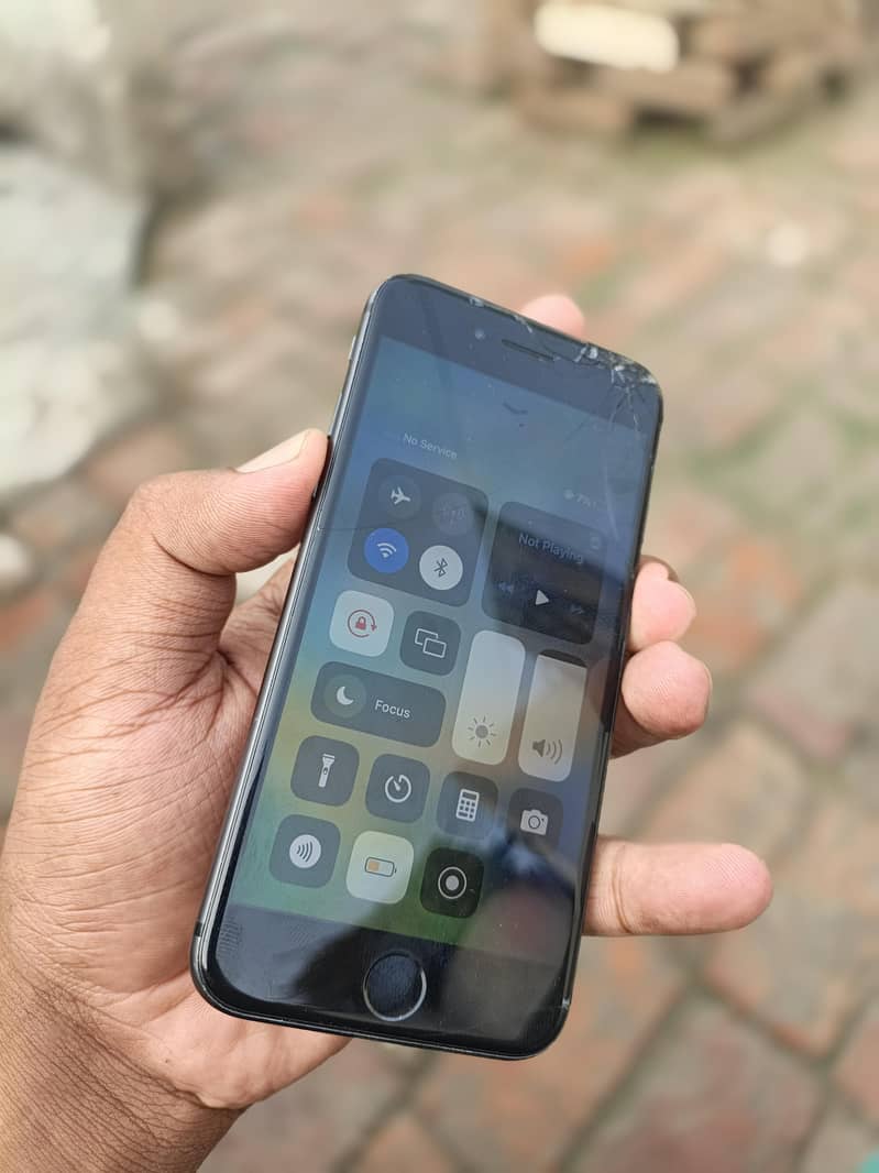Apple iPhone 8 6