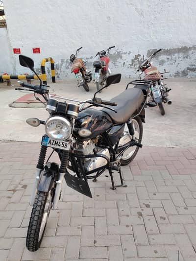 Suzuki 150 GS SE is up for sale.