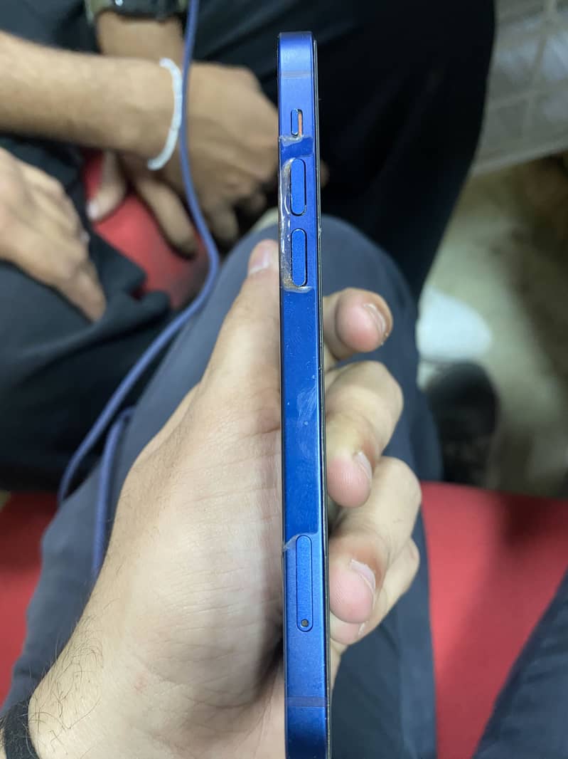 Apple iPhone 12 2
