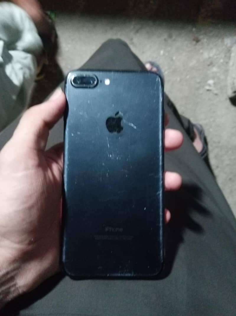 Apple iPhone 7 Plus 1