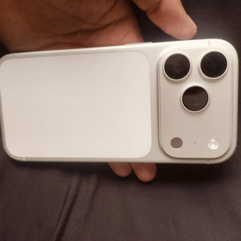 Apple iPhone 17 Pro 2