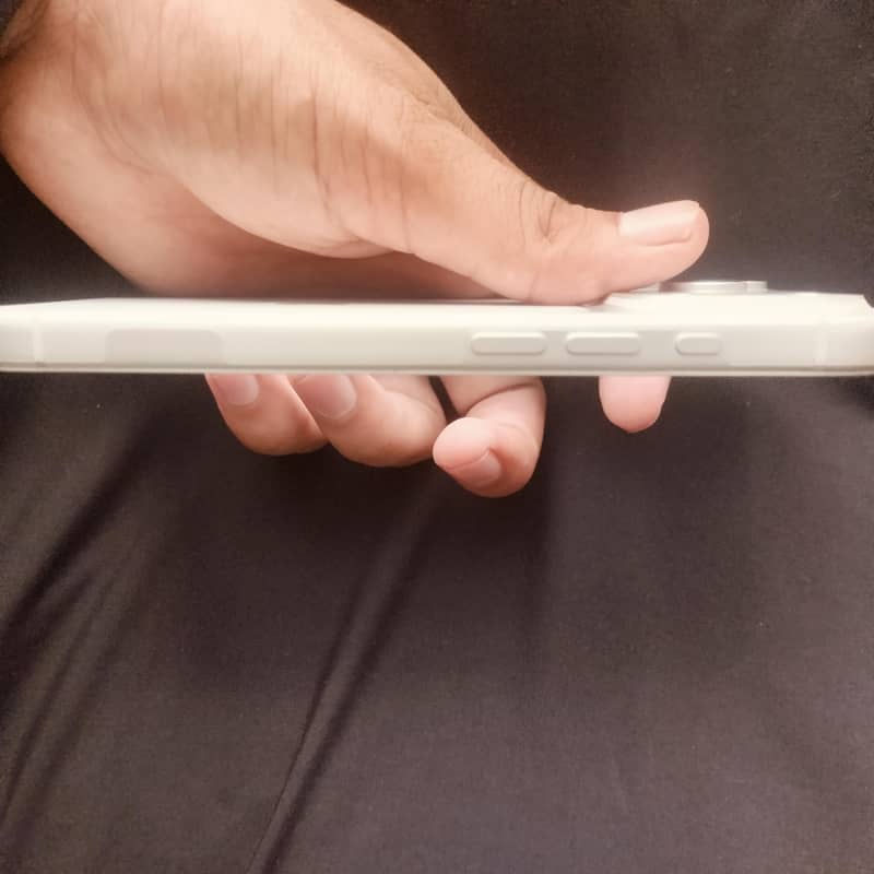Apple iPhone 17 Pro 3