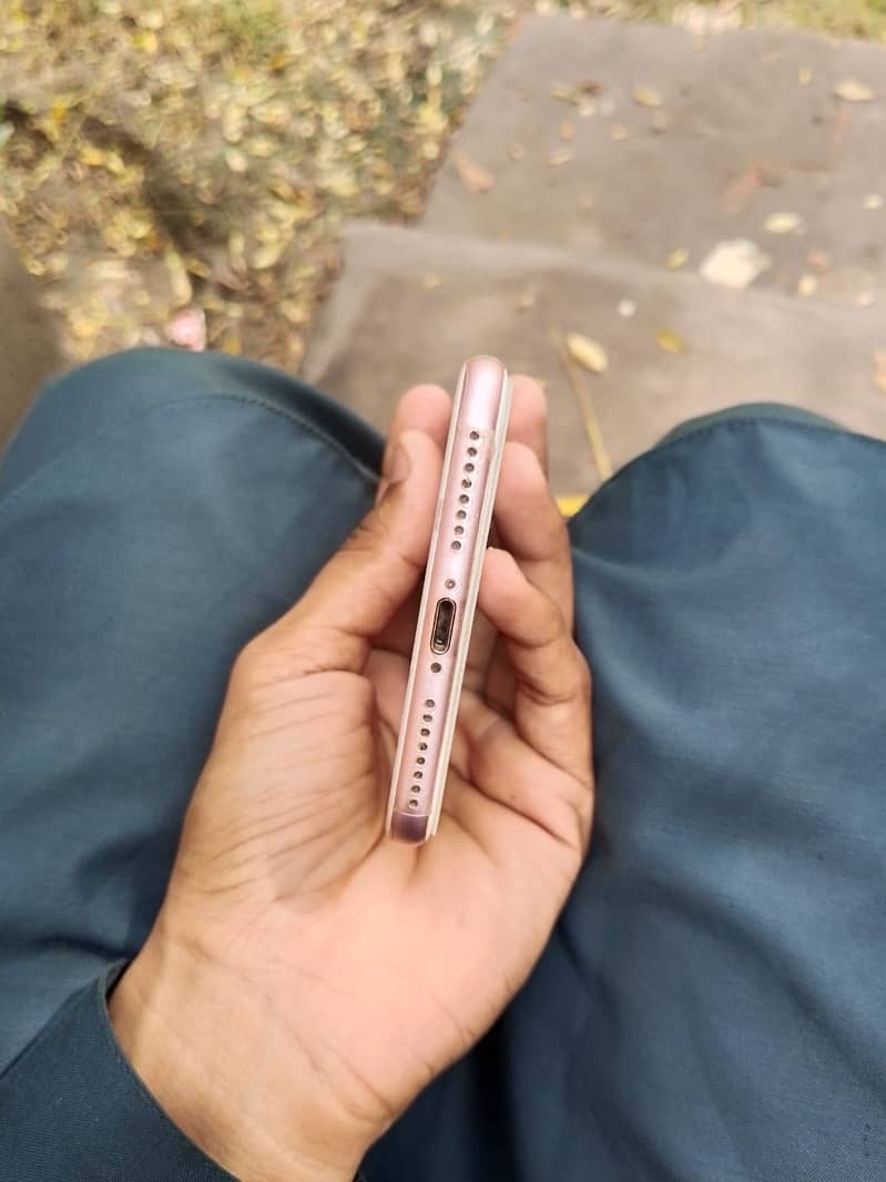 Apple iPhone 7 Plus 1