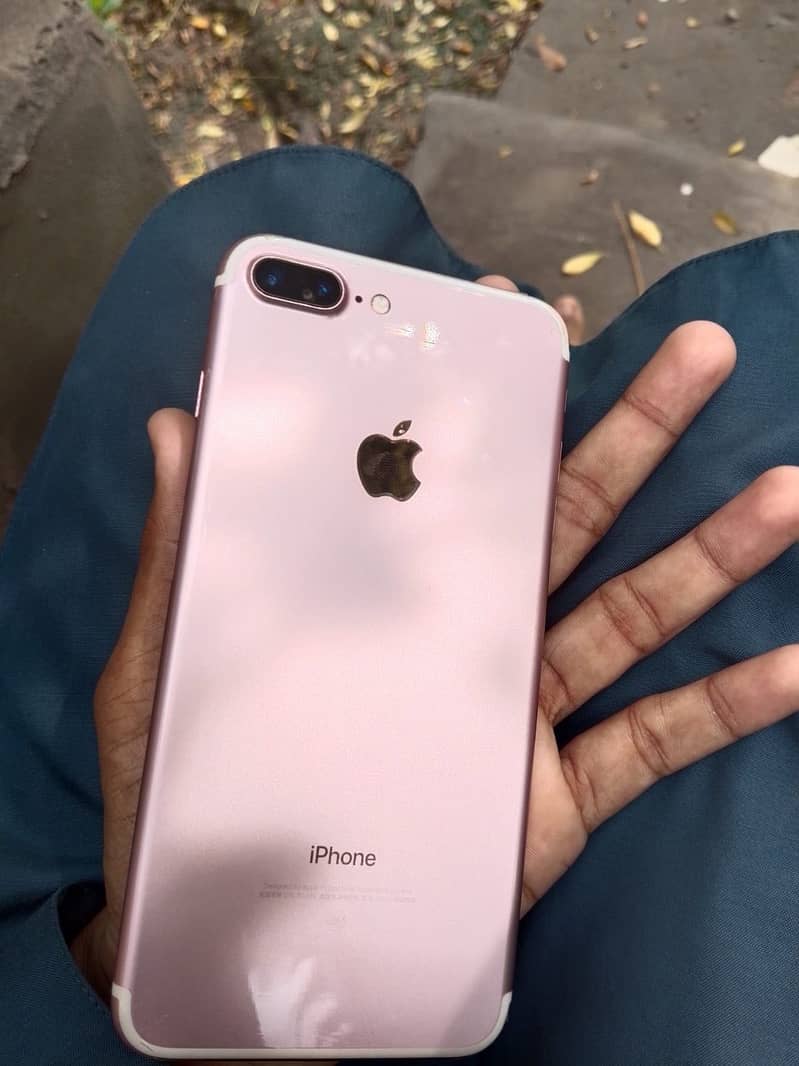 Apple iPhone 7 Plus 4