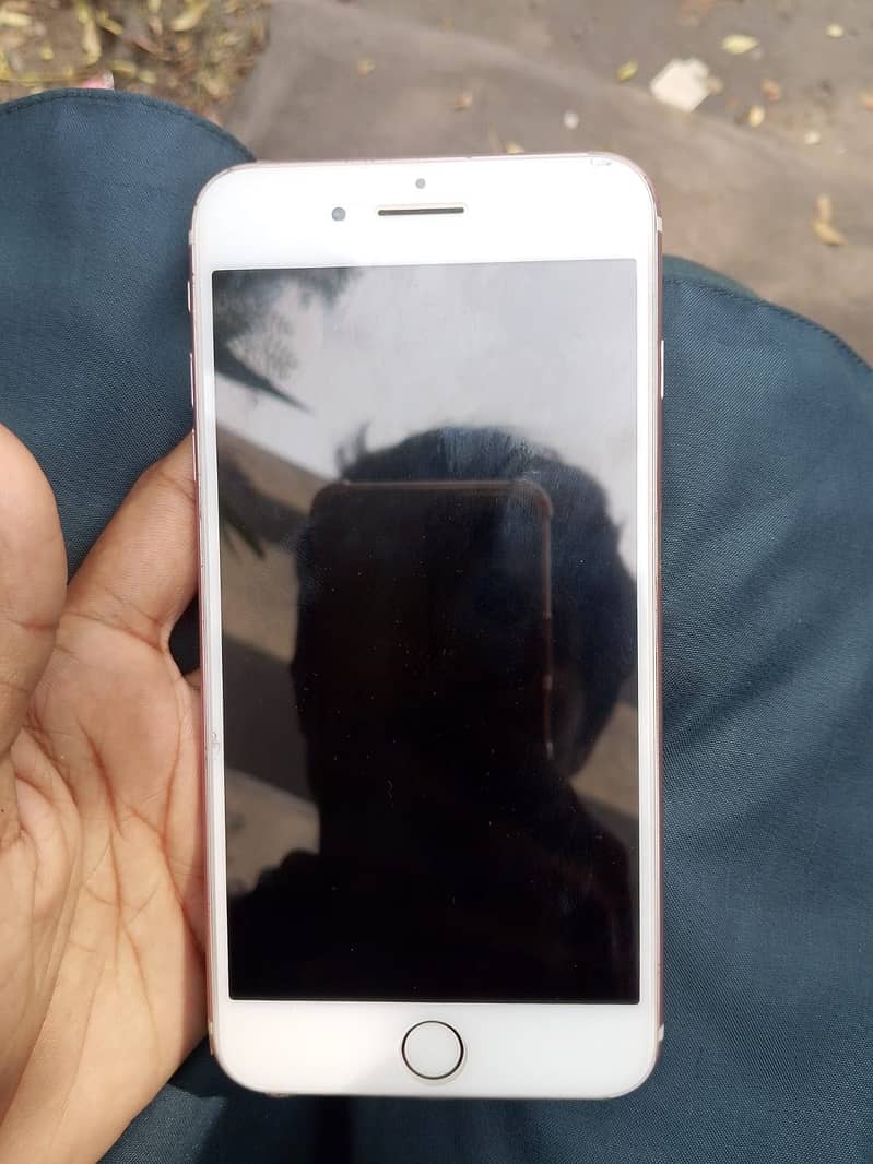 Apple iPhone 7 Plus 6