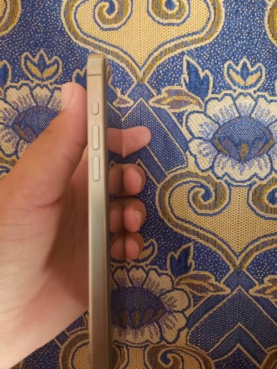 Iphone 15 pro max jv 256gb 9/10 because little bit scratches on scren