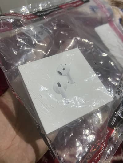 AirPods 4 with anc