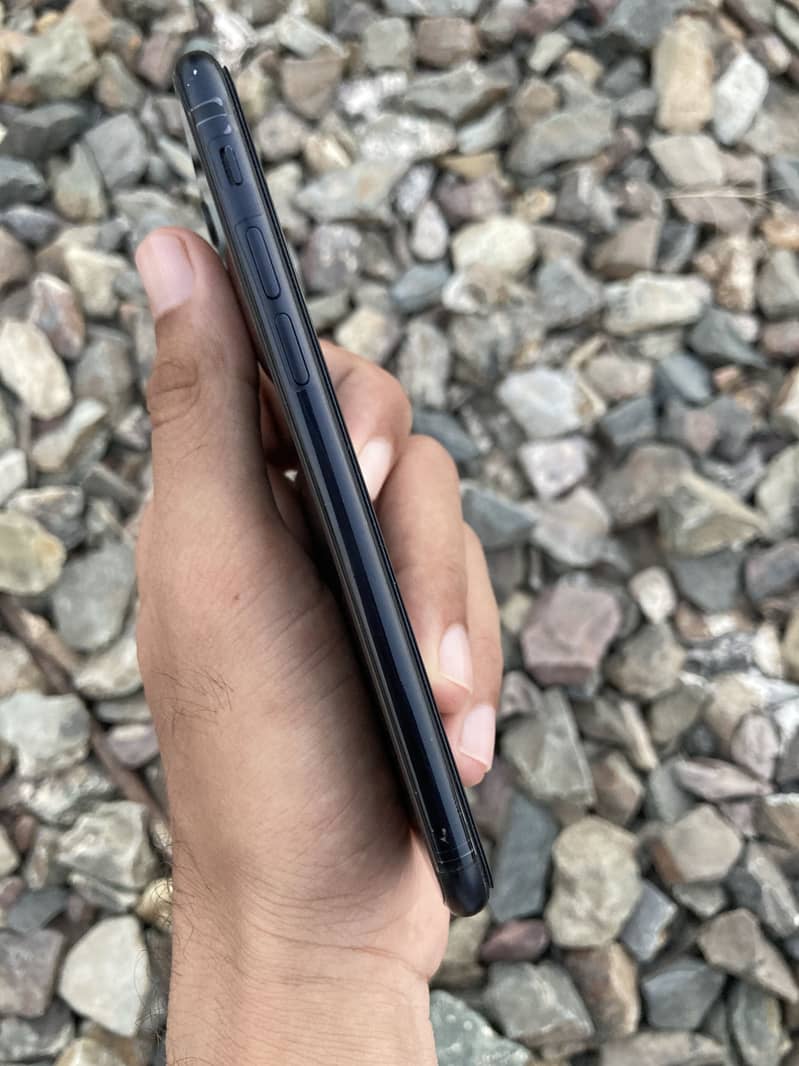 Apple iPhone SE 2 3