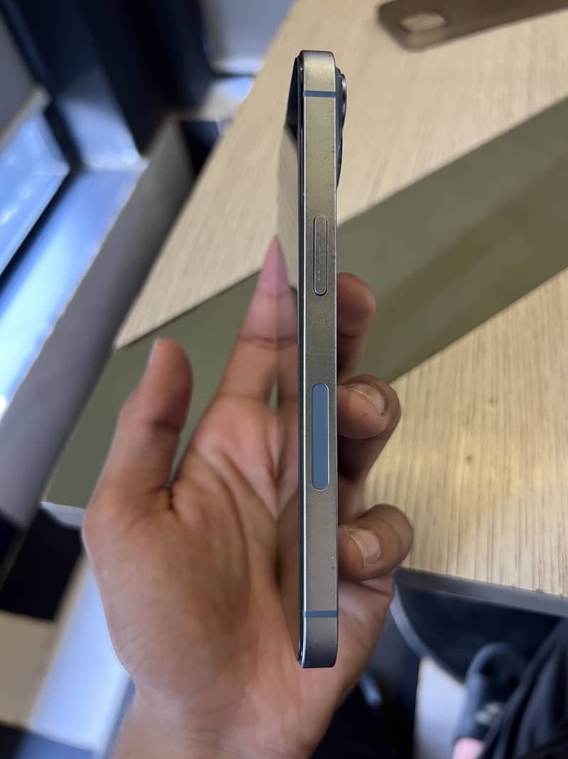 Apple iPhone 14 3